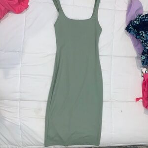 Green bodycon midi dress